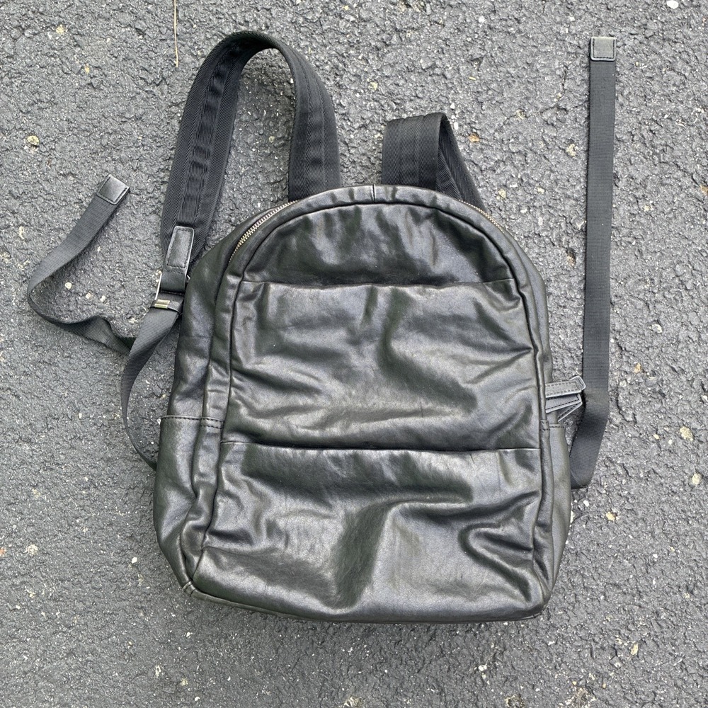 Sharkborough Small Black Genuine Leather Adjustable Strap Backpack Bag